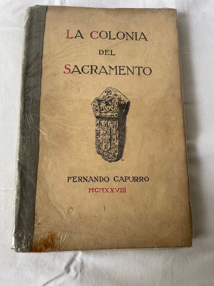 Lote 1 de TODO COLONIA !! ATENCION COLECCIONISTAS DE ART DE COLONIA : LIBROS HISTORICOS DE COLONIA, MODERNOS, ATLAS, LIBROS FIRMADOS POR LOS AUTORES, NAUFRAGIOS, ETC ADEMAS ARTICULOS PARTICULARES DE COMERCIOS DE COLONIA, TURISMO DE COLONIA, FOTOS BANDERINES, ART VARIOS. ADEMAS ARTISTAS DE COLONIA ATENCION PINTURA DE GUSTAVO FRIPP, PINTURA GRANDE DE PERICO CARBAJAL, TODAS LAS EXPOSICIONES DE LOS MISMOS, POESIA COLONIENSE, AFICHES, LIBROS ARQUITECTO FIRMADO, LIBROS VALDENSES, Y MAS , IMPERDIBLE ESTE MIERCOLES 28 A LAS 19 HORAS EN COLONIA ON 230