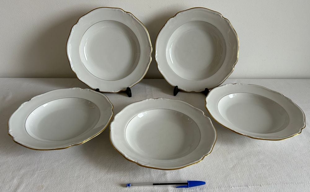 Lote 2 de UNA LIQUIDACIÓN MÁS EN DONDE SE DESTACAN 51 PIEZAS EN PORCELANA ALEMANA BAVARIA, 38 PIEZAS EN PORCELANA CHINA, ADORNOS EN BRONCE Y MADERA TALLADA, ANTIGUO BARRIL DE ROBLE, GRAN VARIEDAD DE CRISTALERÍA, PINACOTECA, PORRÓN ANTIGUO, MOCHILA MILITAR DEL AÑO 1951, HERRAMIENTAS ANTIGUAS Y MUCHO MÁS❗️