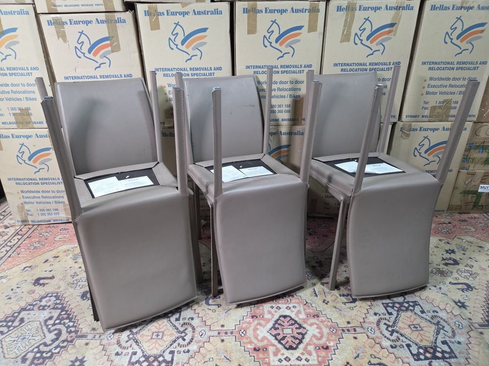 6 sillas forradas en gris
