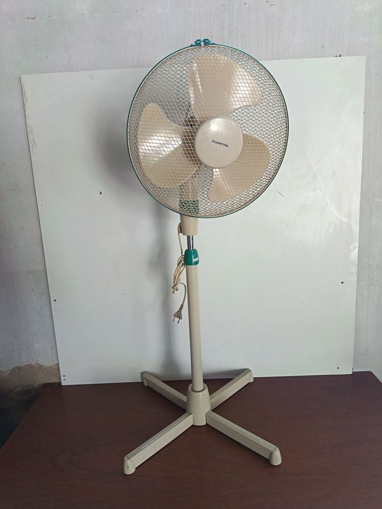 10344 ventilador de pie funcionando